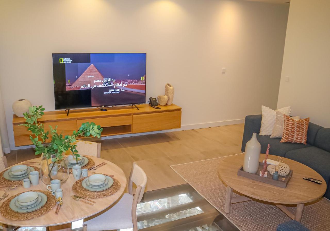 Lagoona Beach Luxury Resort And Spa Al-Manamah Bagian luar foto A living room in a typical apartment