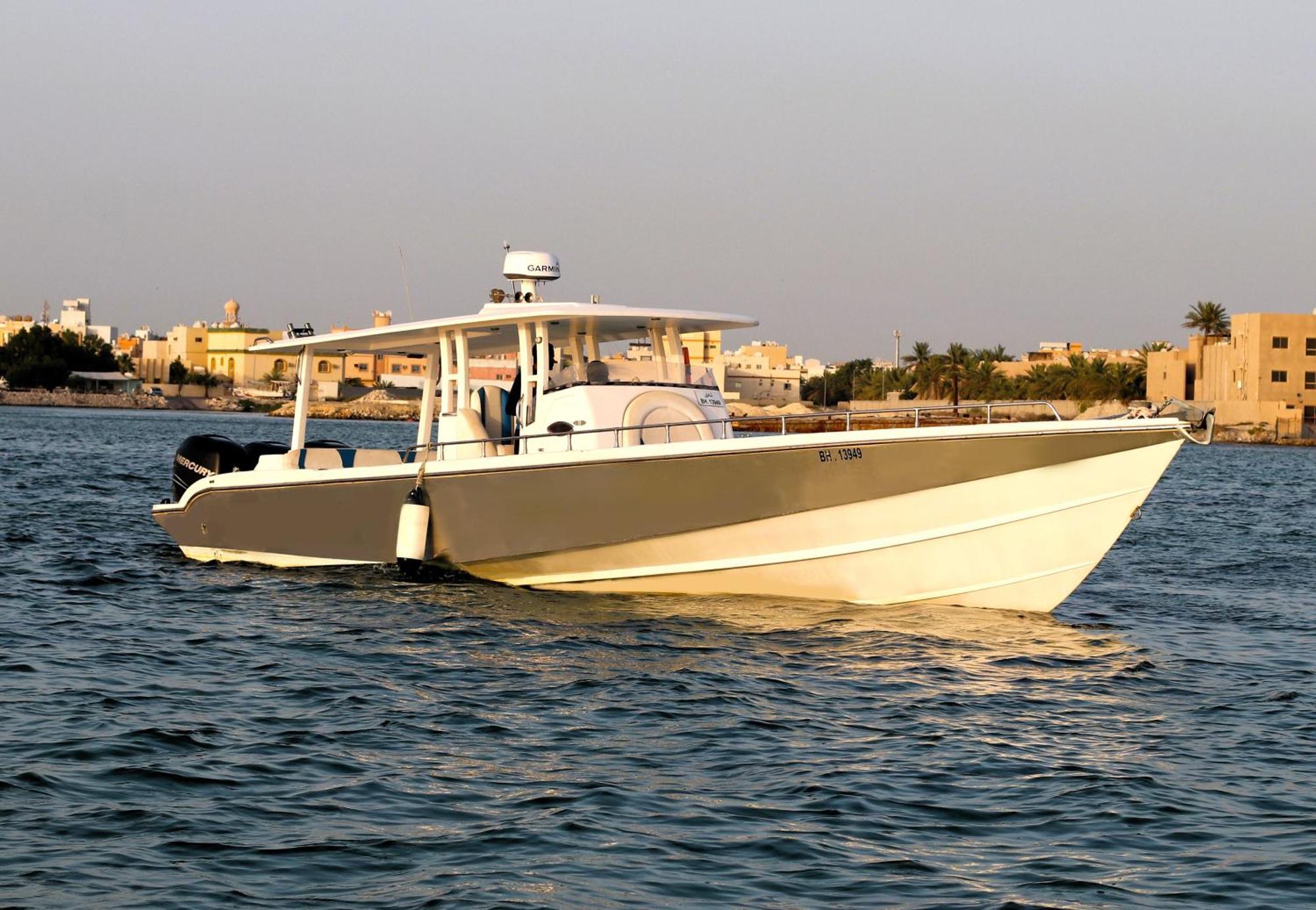 Lagoona Beach Luxury Resort And Spa Al-Manamah Bagian luar foto A 40' Sportfish